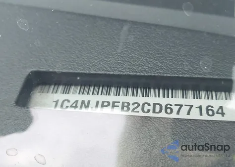 2012 Jeep Patriot Latitude z USA, uszkodzony, nr VIN 1C4NJPFB2CD677164